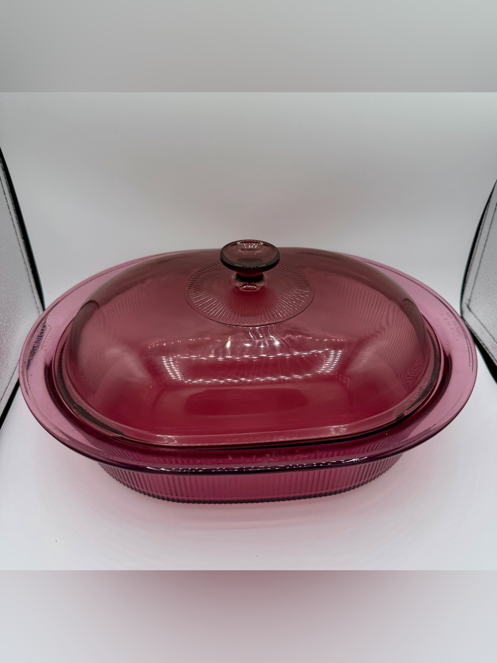 Vintage Corning Visions Cranberry 4 Quart Oval Roaster with Lid - Picture 2 of 7